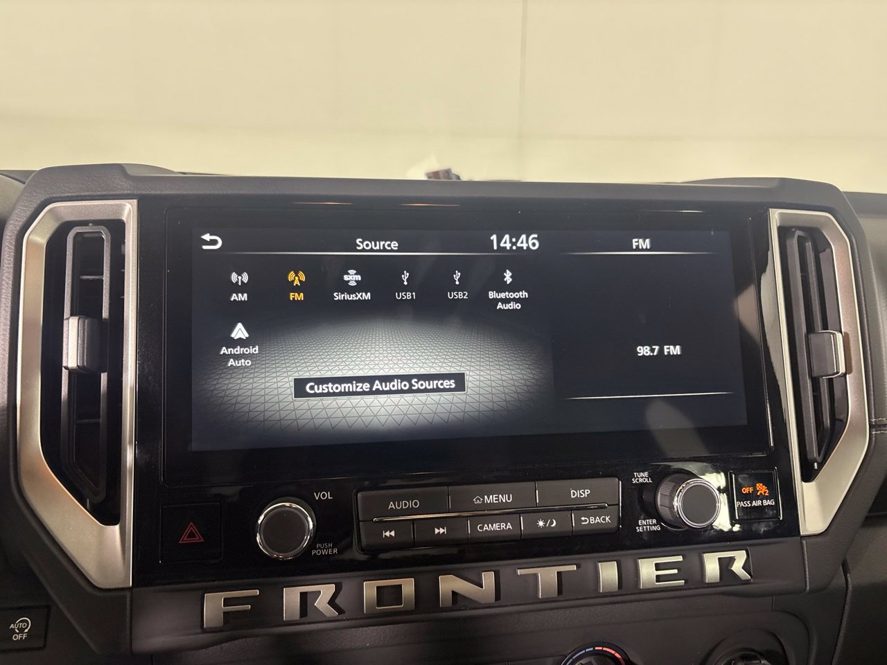 Used 2025 Nissan Frontier SV AWD/4WD image 19