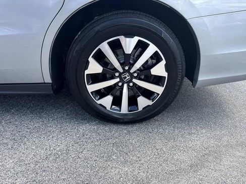 Certified 2025 Honda Odyssey EX-L image 11