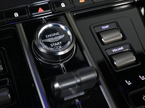 Used 2026 Aston Martin V8 Vantage S image 20