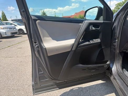 Used 2015 Toyota RAV4 XLE AWD/4WD image 16
