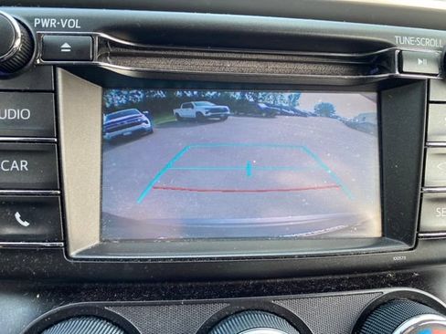 Used 2016 Toyota RAV4 LE AWD/4WD image 9