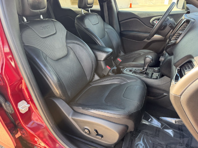 Used 2019 Jeep Cherokee High Altitude AWD/4WD image 11