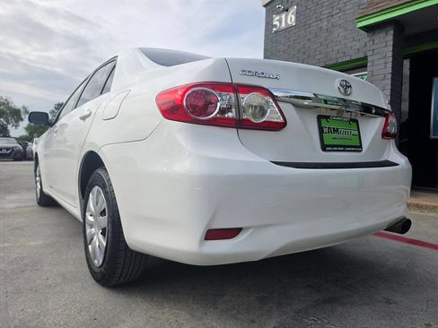 Used 2011 Toyota Corolla LE FWD image 9
