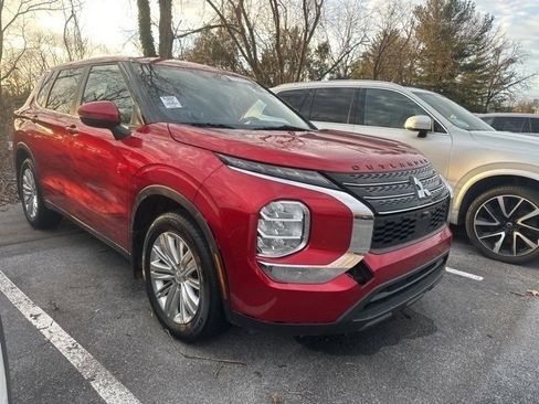 Used 2022 Mitsubishi Outlander ES image 6