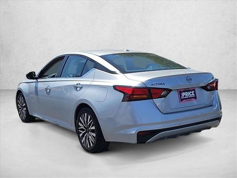 Used 2024 Nissan Altima 2.5 SV FWD image 7
