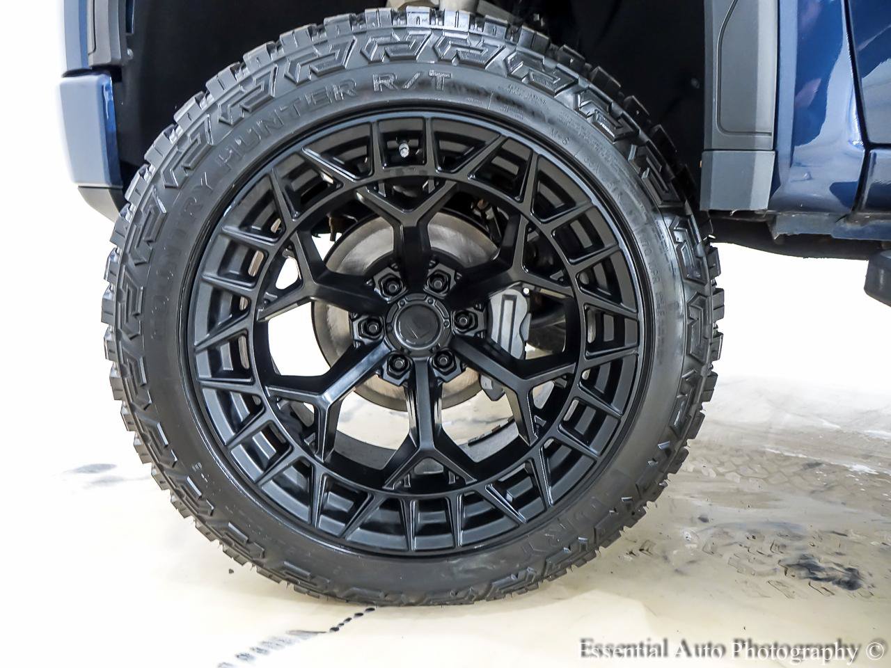 Used 2022 GMC Sierra 1500 Elevation w/ X31 Off-Road Package AWD/4WD image 13