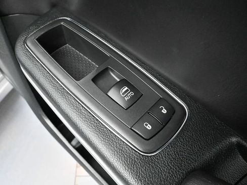 Used 2018 Chrysler 300 S w/ Beats Audio Group image 48