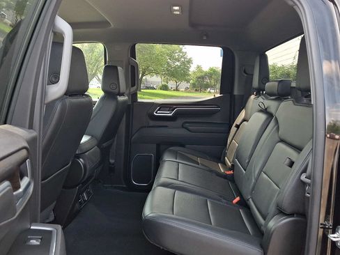 Used 2026 GMC Sierra 1500 SLT AWD/4WD image 10