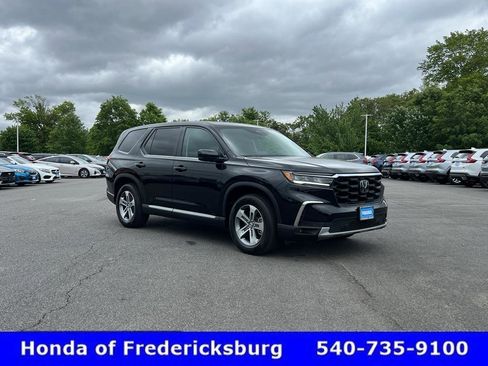 Certified 2025 Honda Pilot EX-L image 2