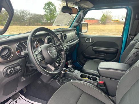 Used 2020 Jeep Wrangler Sport image 13