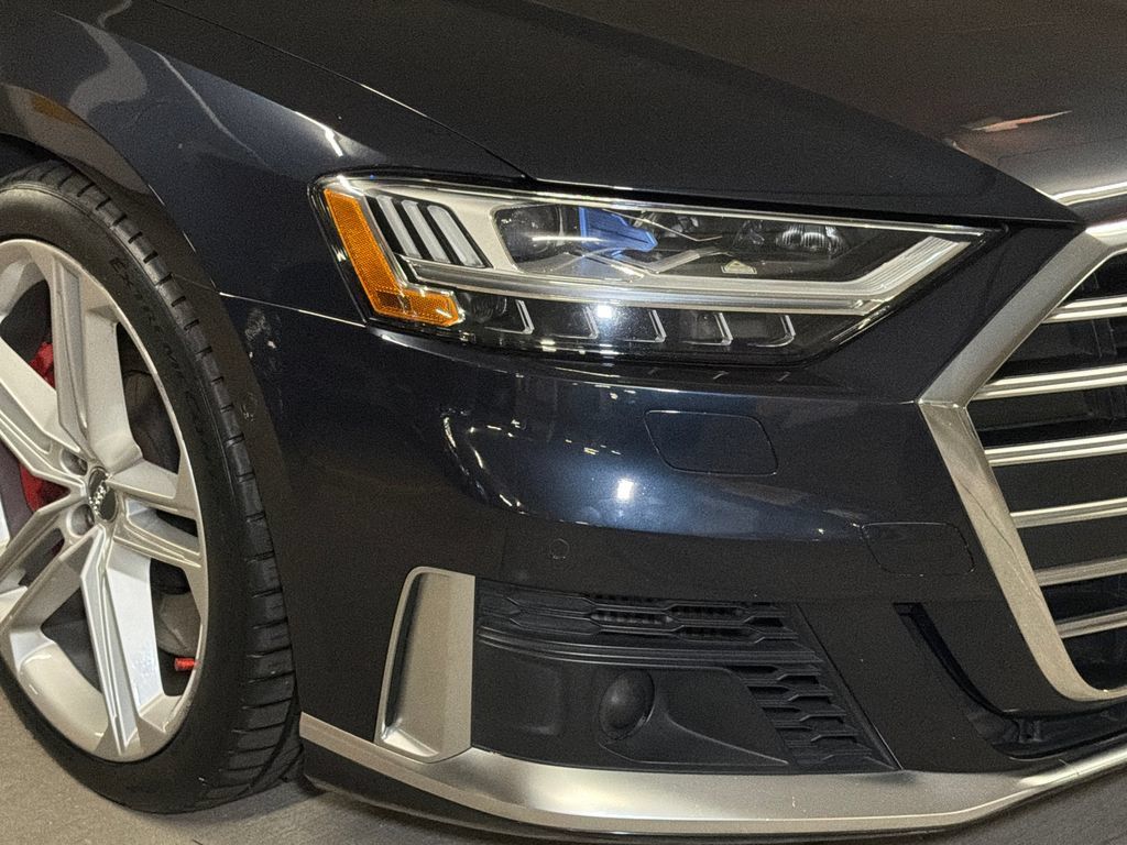 Used 2020 Audi S8 L w/ S8 Executive Package AWD/4WD image 10