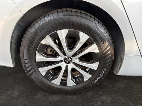 Used 2022 Toyota Prius Prime XLE FWD image 37
