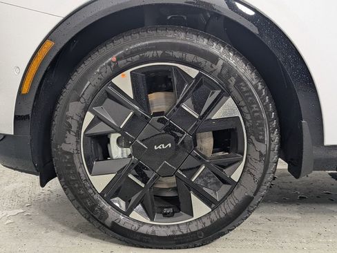 New 2026 Kia Sportage SX FWD image 9