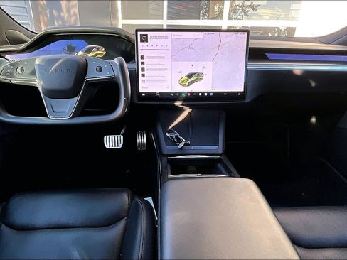 Used 2022 Tesla Model S Plaid image 14