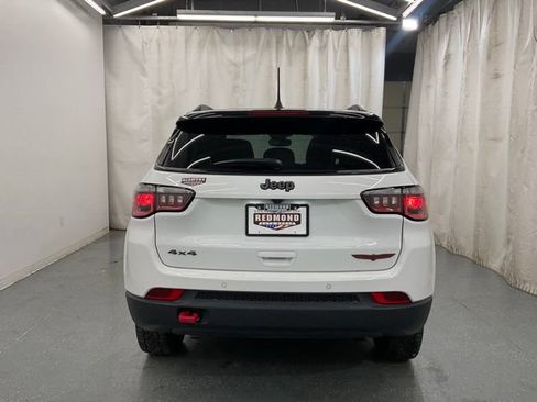 Used 2025 Jeep Compass Trailhawk AWD/4WD image 6