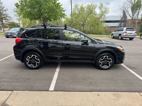Used 2016 Subaru Crosstrek 2.0i Limited w/ Popular Package #2 AWD/4WD image 4