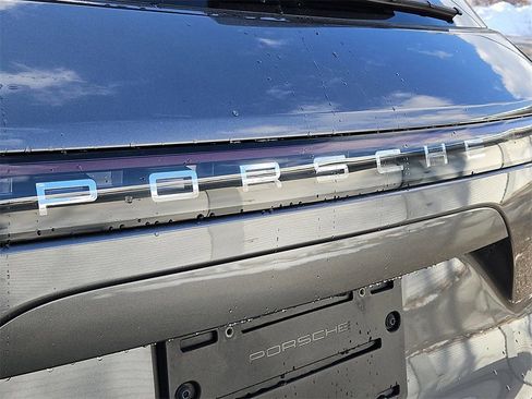 Used 2021 Porsche Cayenne Turbo image 11