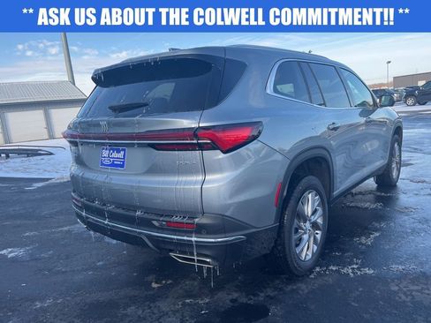 Used 2025 Buick Enclave Preferred image 4