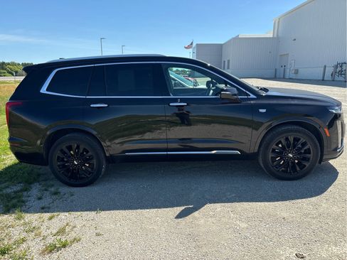 Used 2024 Cadillac XT6 Luxury w/ LPO, Floor Liner Package AWD/4WD image 4