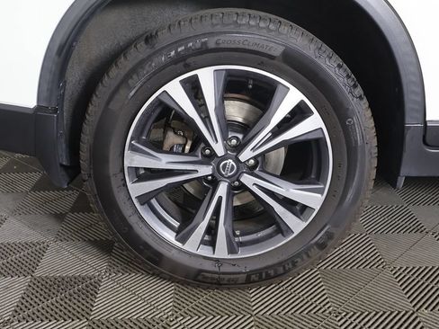 Used 2019 Nissan Rogue SV w/ Premium Package AWD/4WD image 20