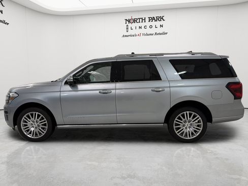 Used 2023 Ford Expedition Max Platinum AWD/4WD image 2