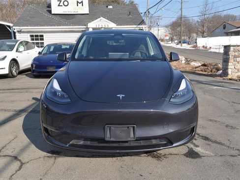 Used 2024 Tesla Model Y Long Range AWD/4WD image 9