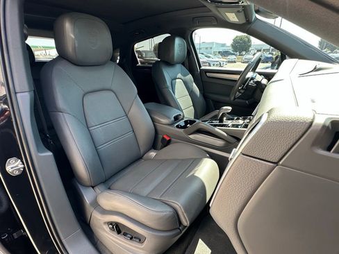 Used 2022 Porsche Cayenne E-Hybrid Coupe image 55