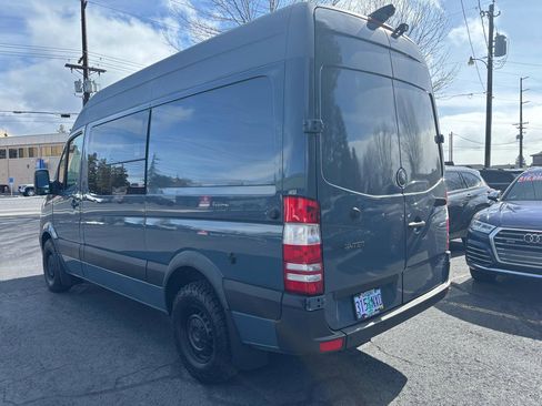 Used 2018 Mercedes-Benz Sprinter 2500 image 3