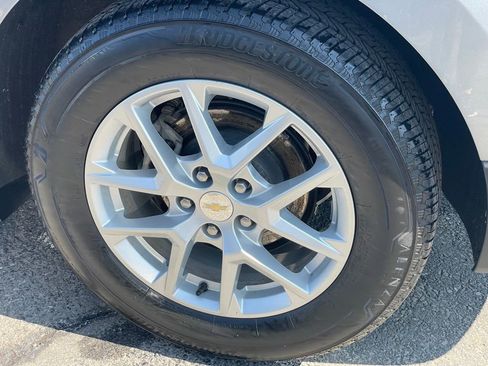Used 2024 Chevrolet Equinox LT image 32