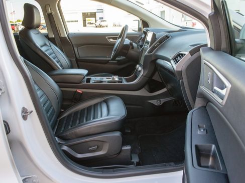 Used 2024 Ford Edge SEL image 37