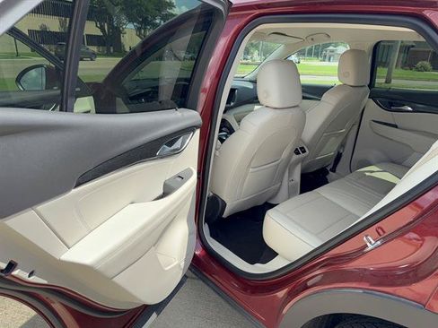 Used 2022 Buick Envision Essence w/ Technology Package I FWD image 9