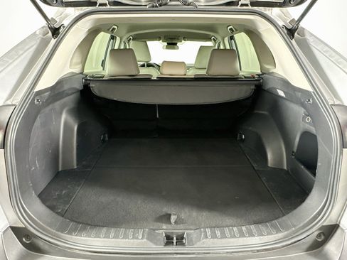 Used 2021 Toyota RAV4 XLE FWD image 29