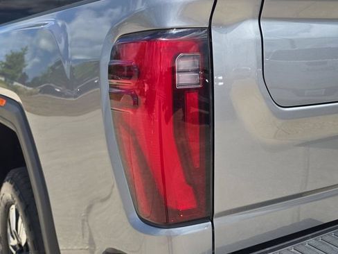Used 2025 GMC Sierra 3500 Denali w/ Denali Reserve Package AWD/4WD image 7