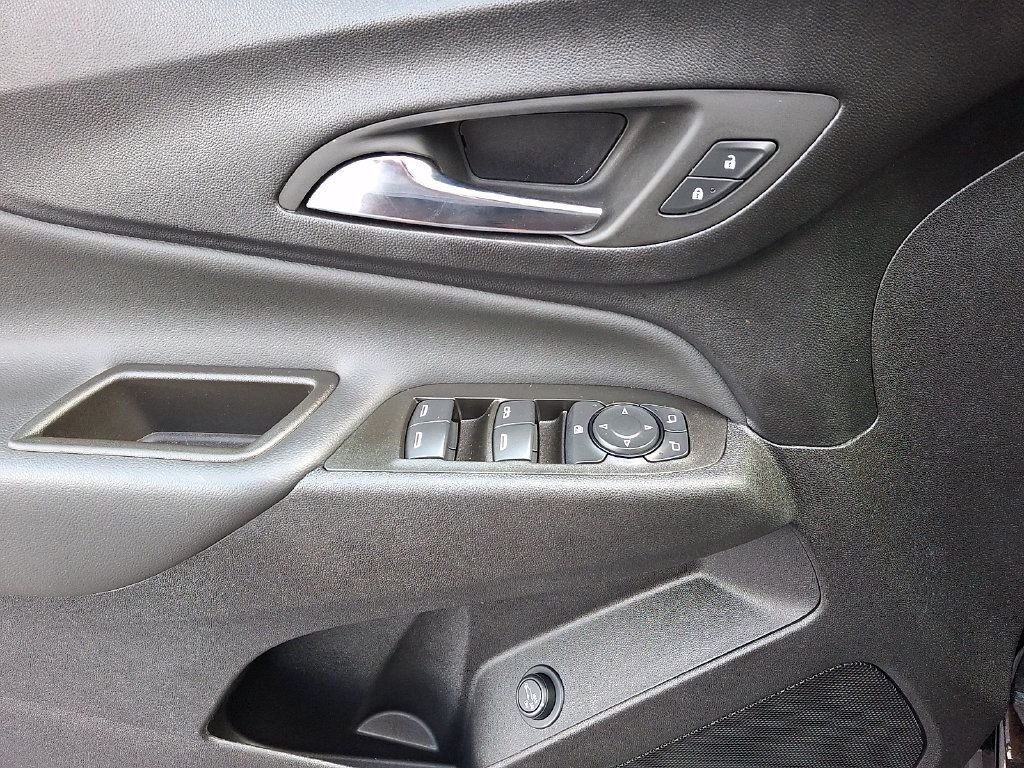 Used 2023 Chevrolet Equinox LT AWD/4WD image 15