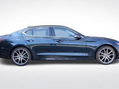 Used 2023 Genesis G70 2.0T image 9