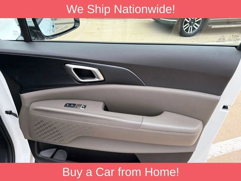 Used 2025 Kia Carnival FWD image 20