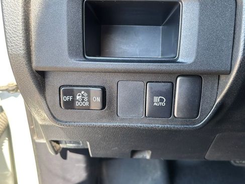 Used 2019 Toyota Tacoma SR5 AWD/4WD image 20