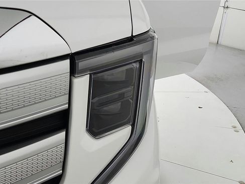 Used 2026 GMC Sierra 1500 SLE AWD/4WD image 18