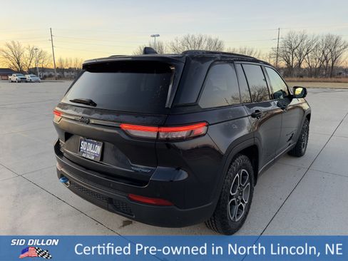 Used 2023 Jeep Grand Cherokee Trailhawk image 8