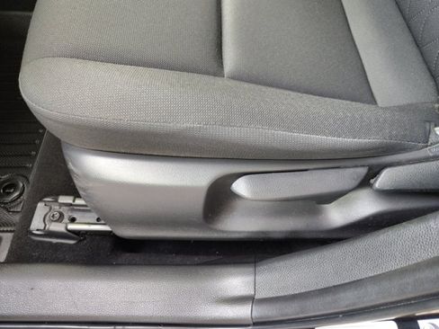 Used 2023 Toyota Corolla LE FWD image 11