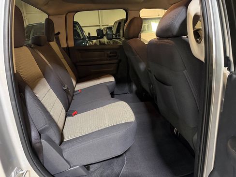 Used 2012 RAM 2500 ST w/ Chrome Appearance Group AWD/4WD image 10
