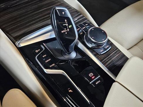 Certified 2023 BMW 530i w/ Premium Package RWD image 12
