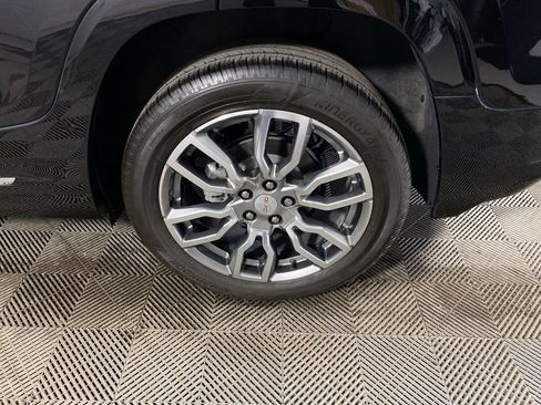 Used 2023 GMC Terrain Denali w/ Denali Premium Package AWD/4WD image 10
