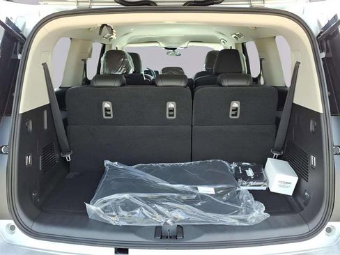 New 2026 Nissan Armada SV image 10