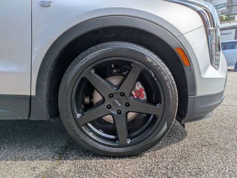 Used 2019 Cadillac XT4 Luxury w/ Cold Weather Package image 11