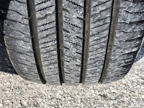 Used 2024 Nissan Frontier SV image 11