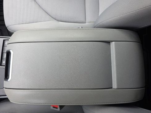 Used 2021 Toyota Highlander LE image 35