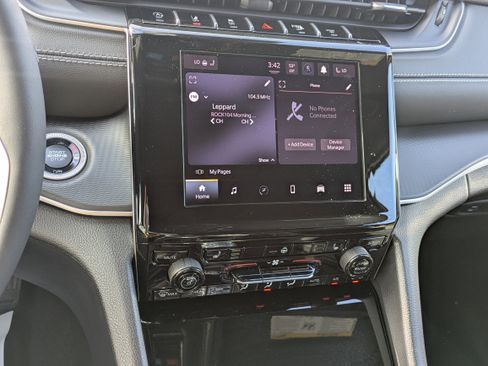 New 2026 Jeep Grand Cherokee Laredo X RWD image 14