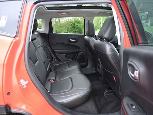 Used 2018 Jeep Compass Trailhawk w/ Leather Interior Group AWD/4WD image 21