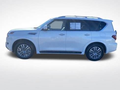 Used 2024 Nissan Armada SL w/ Captain's Chairs Package image 4